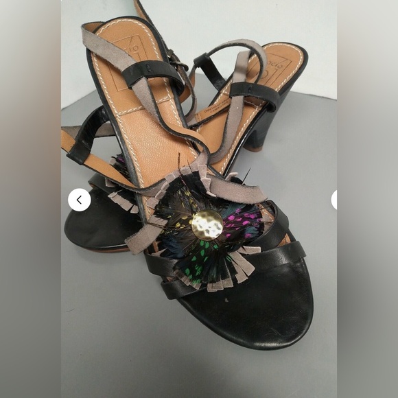 💥PRICE DROP💥 Bacio 61 Tombolo leather feather criss cross ankle sandals - Picture 1 of 5